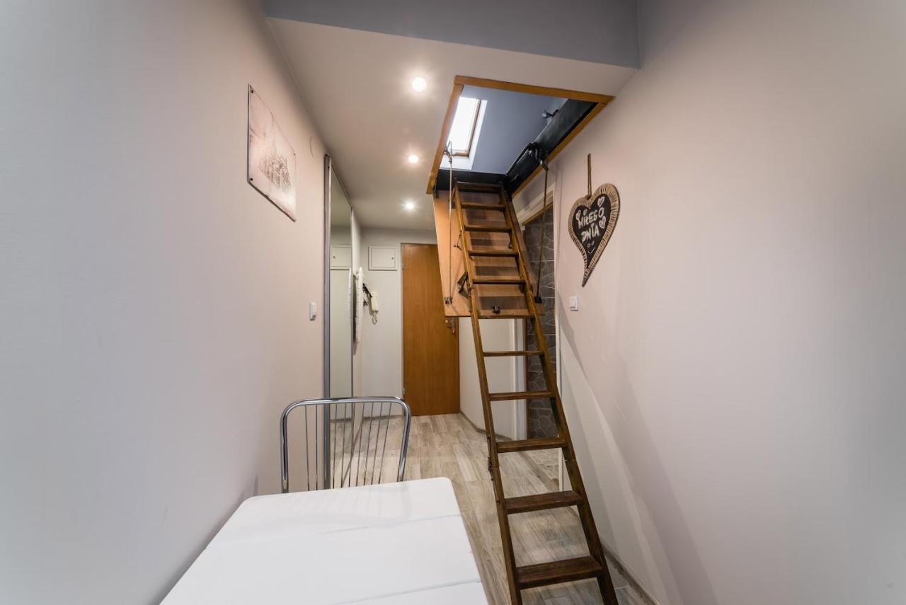 Hugo Apartment Krasków Exterior foto